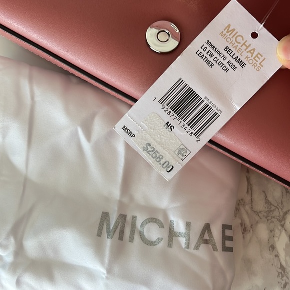 Michael Kors WOC Bellamie Polished Leather Clutch Rose - Picture 12 of 13